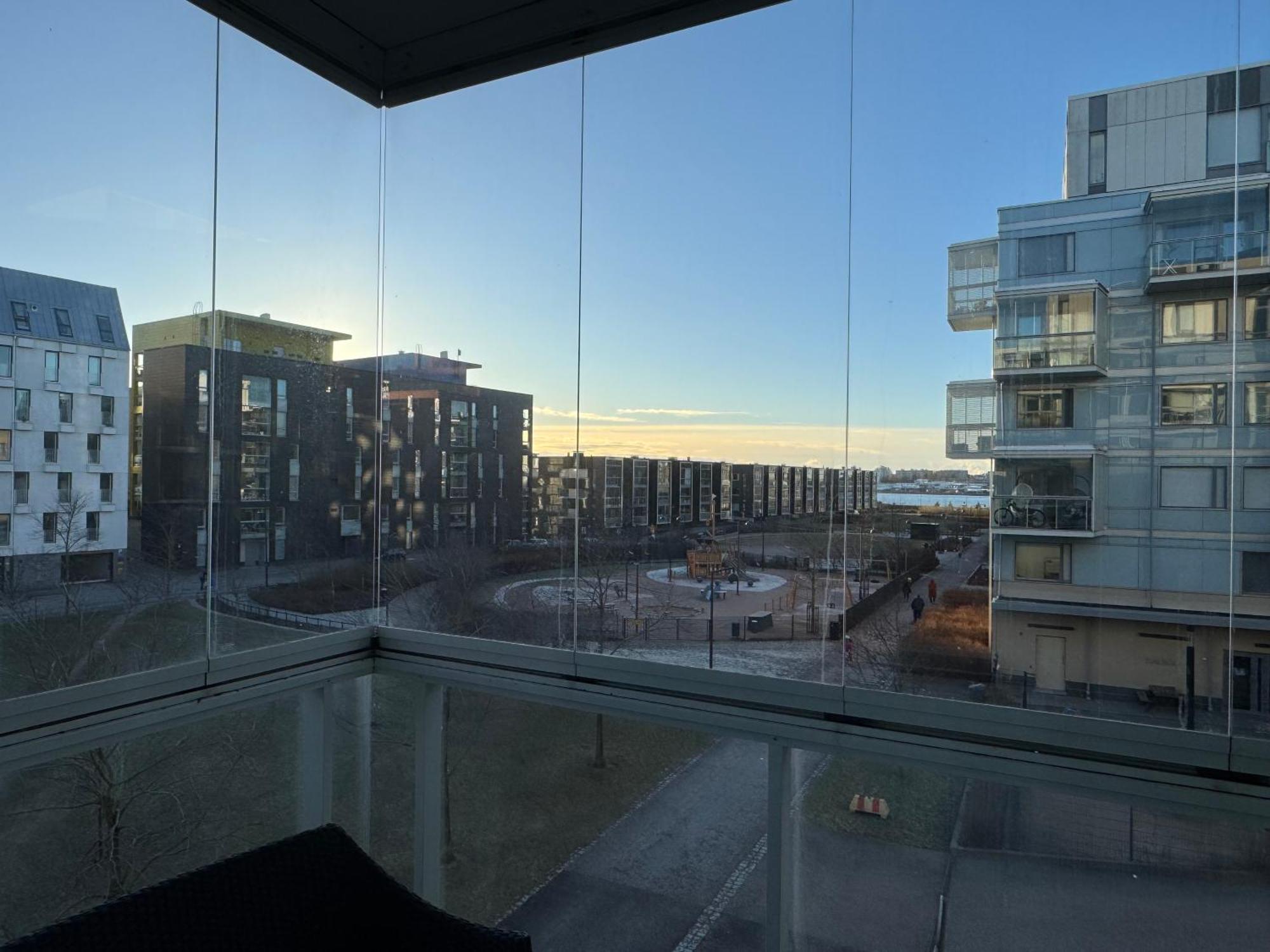 Gella Canalside Apartments With Sauna And Balcony In Address Saukonpaadenranta 4 Хелзинки Екстериор снимка